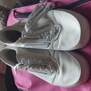 White Low Top Off The Wall Vans 7.5W